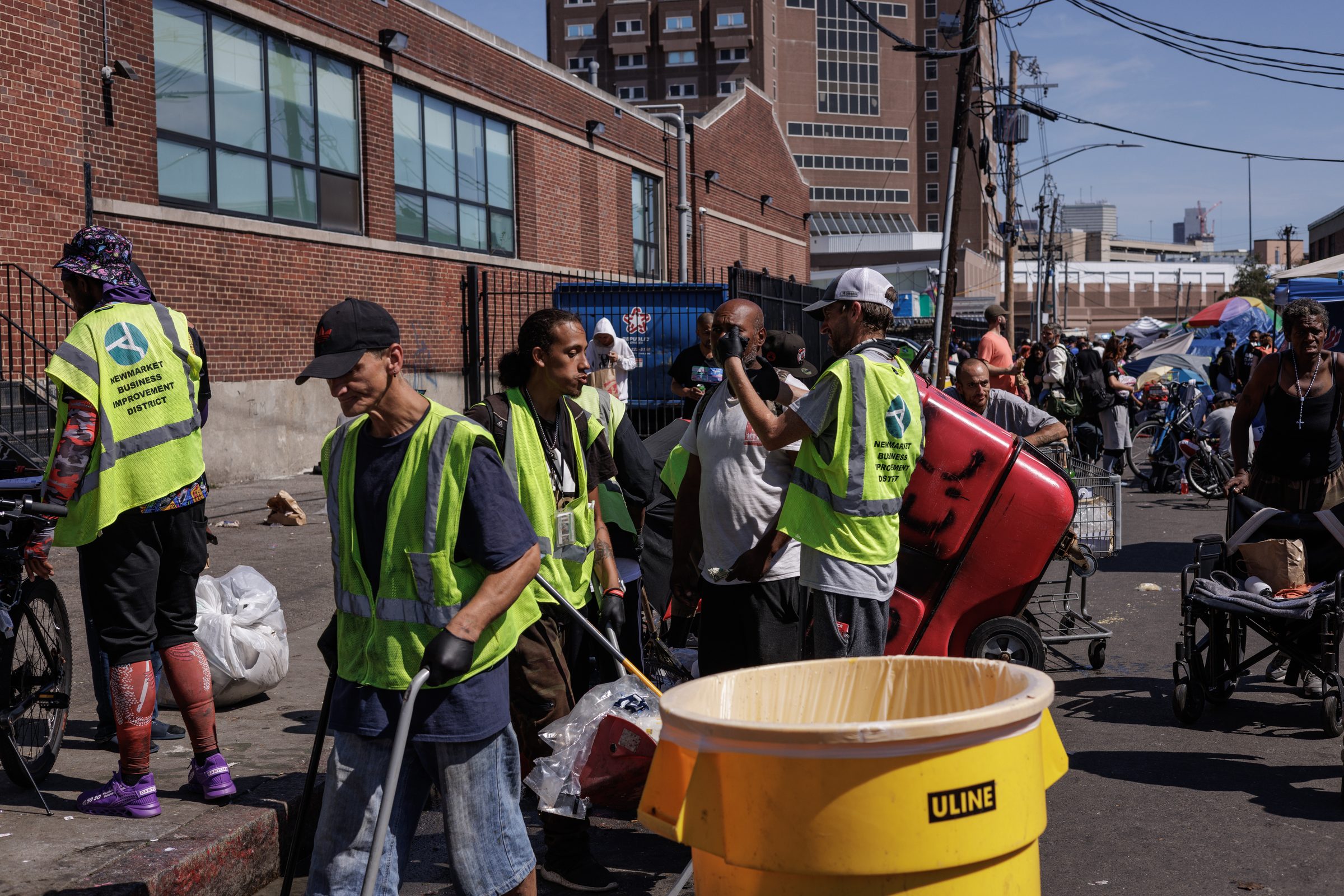Newmarket Business Improvement District cleanup crew
